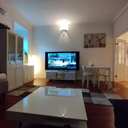 Furnished 58 M2 Restaurant In The Heart Of City ! สต็อกโฮล์ม ภายนอก รูปภาพ